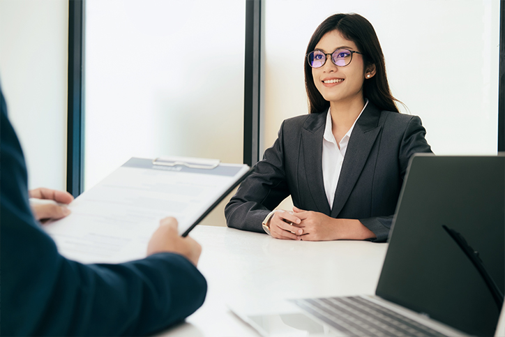 Recruiter interviewing a potential employee