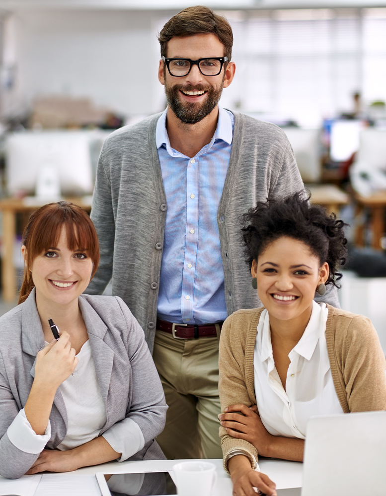 PrestigePEO OE MEC MV section - diverse office smiling